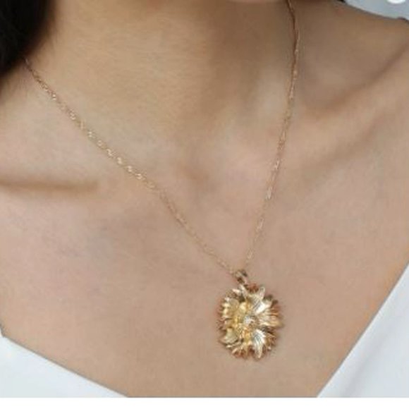Gold Flower Pendant Necklace - Picture 2 of 5